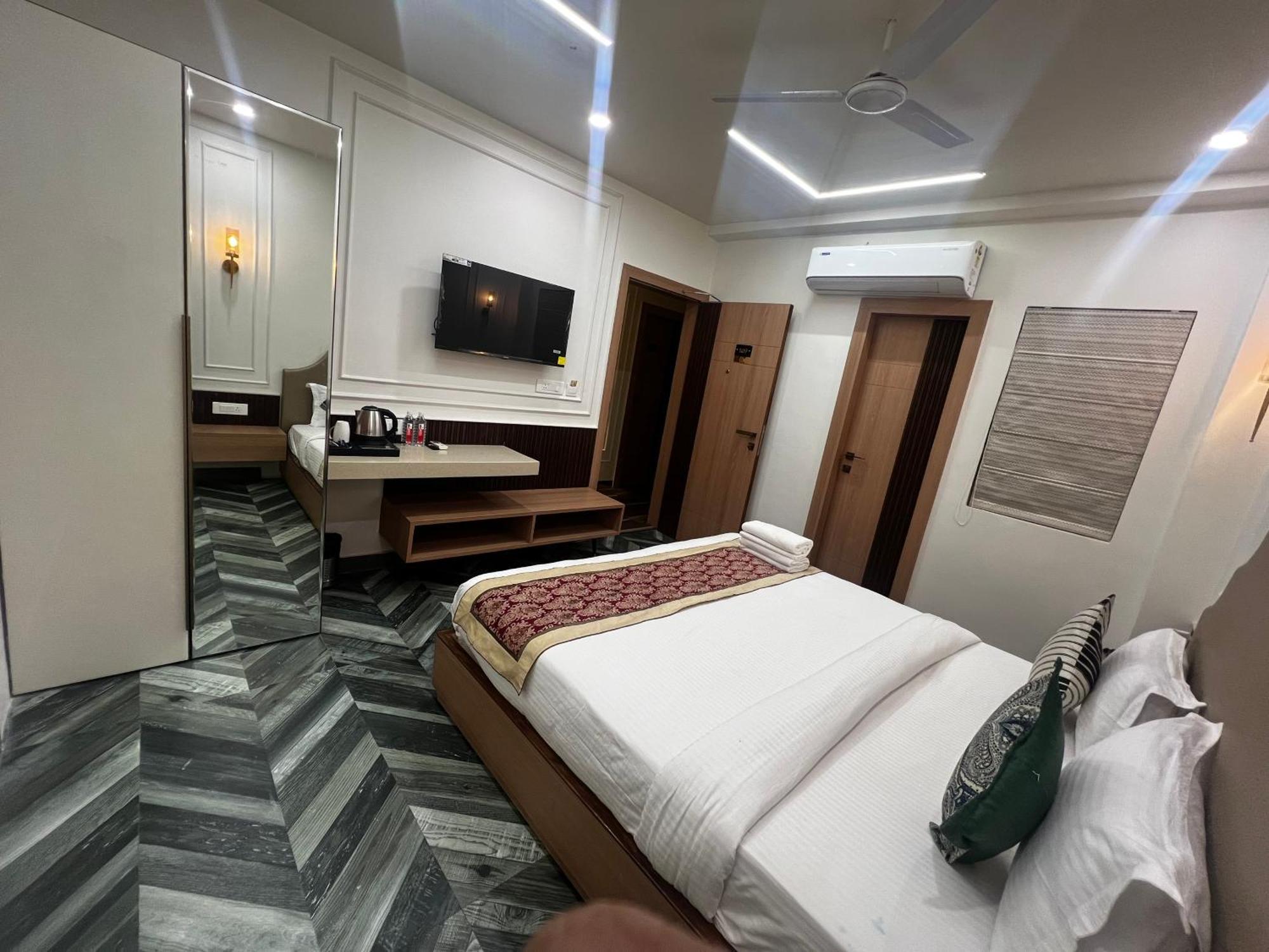 ホテル Anaya Retreat バラナシ エクステリア 写真